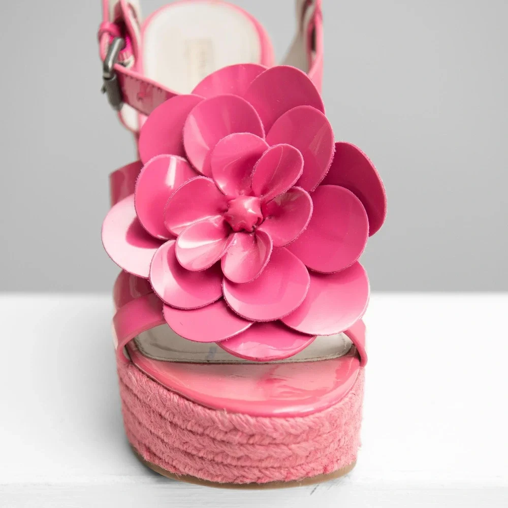 Vera Wang Pink Wedge Sandals Sz 7 BarbieCore Maximalist Coquette Artsy Platform